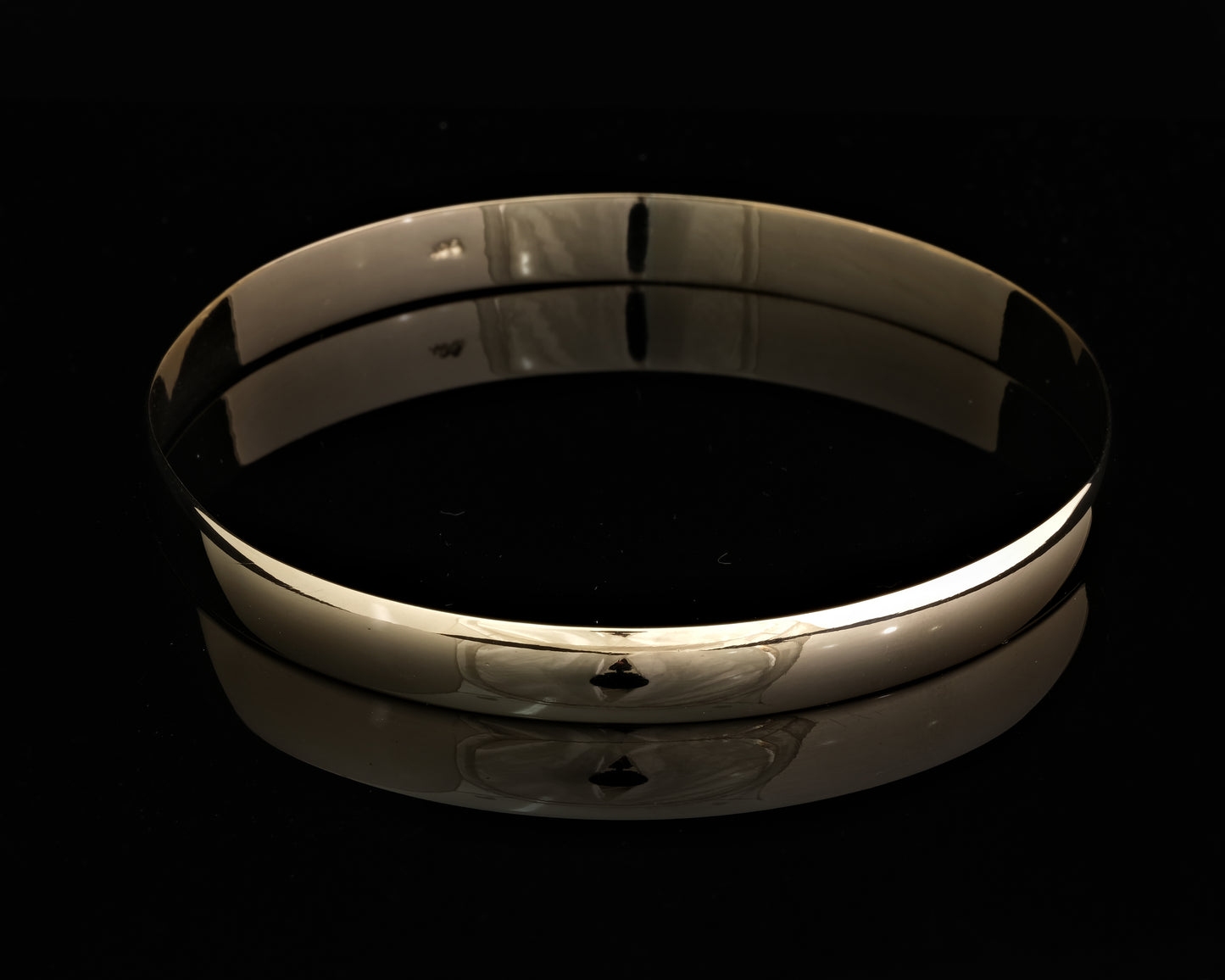 9ct Yellow gold D Shape bangle