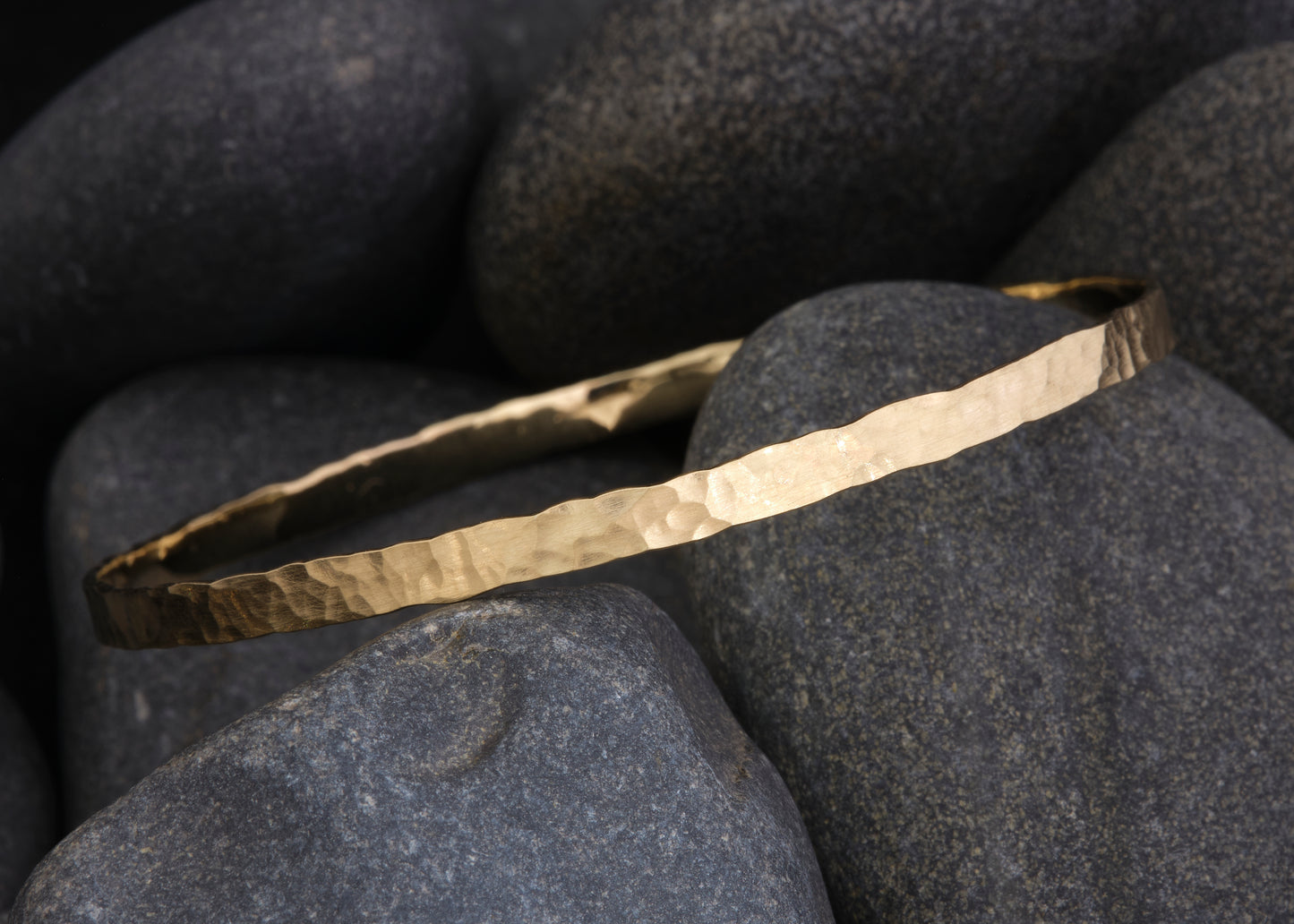 Hammer Forged 9ct Gold Bangle 4mm