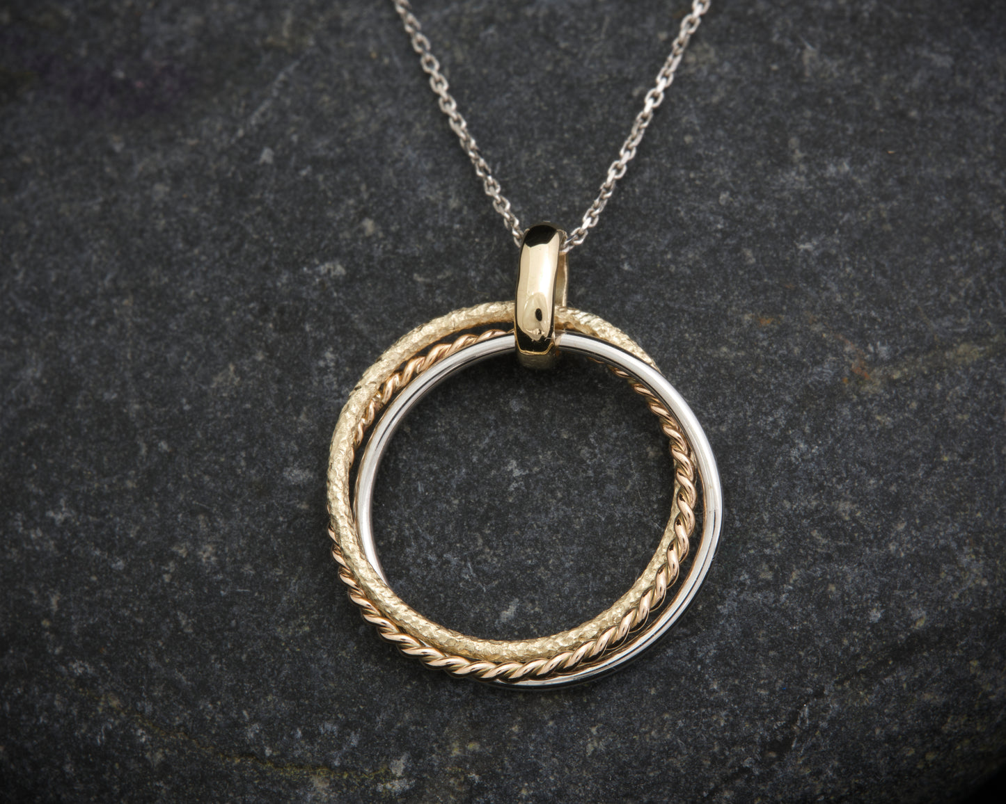 9ct Tri-Colour Ring Pendant