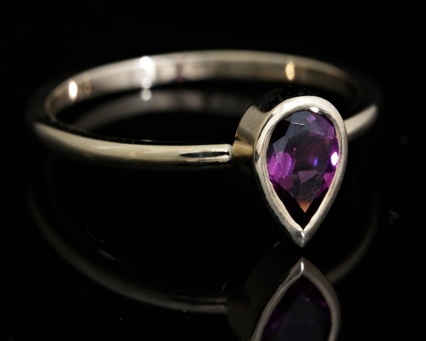 9ct Yellow Gold and Rhodilite Garnet Stax ring