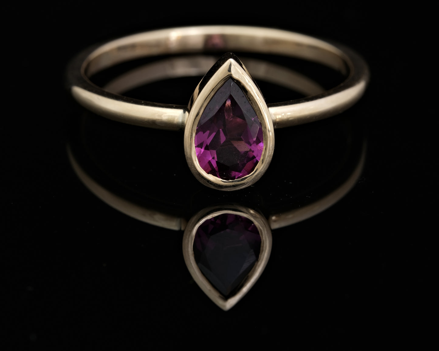 9ct Yellow Gold and Rhodilite Garnet Stax ring