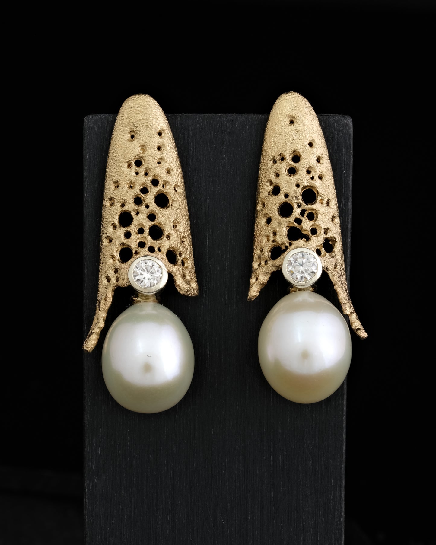 9ct Yellow Gold Pearl & Moissanite Drop Earrings