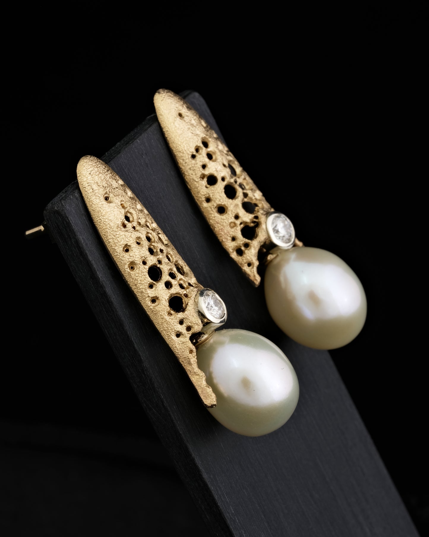 9ct Yellow Gold Pearl & Moissanite Drop Earrings