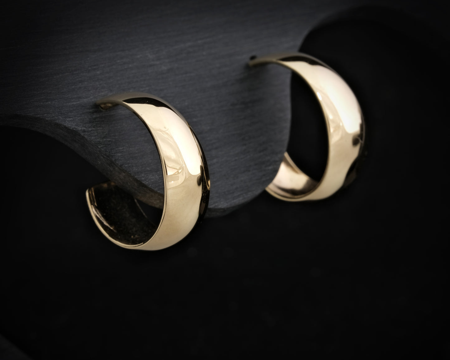 9ct Yellow Gold Small Tapered Hoops