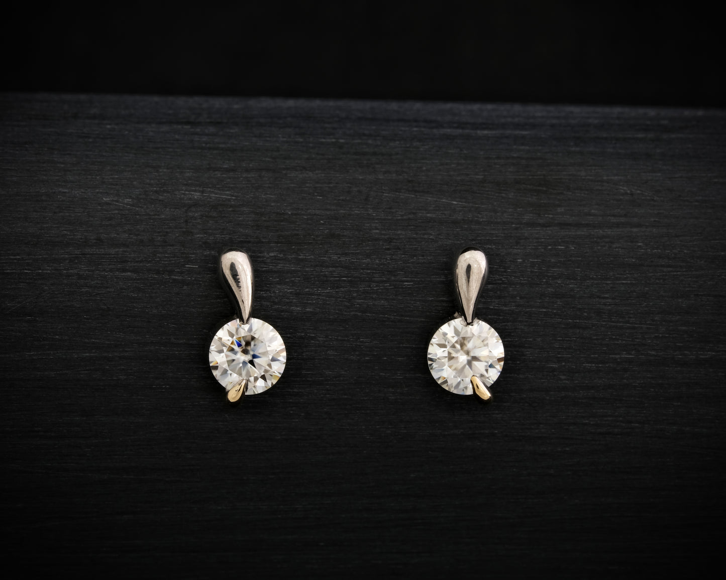 9ct Two tone & Moissanite studs