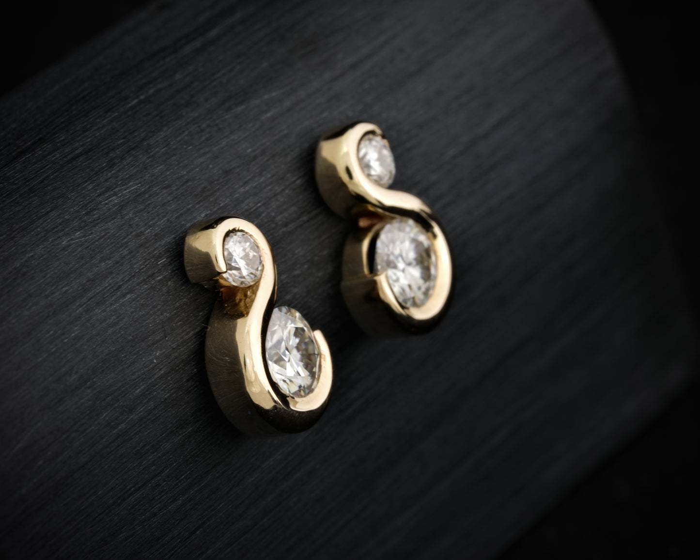 9ct Yellow Gold Moissanite Swirl Studs