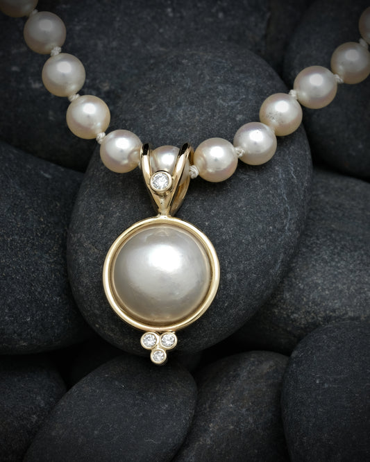 Mabe and Diamond Gold Pendant