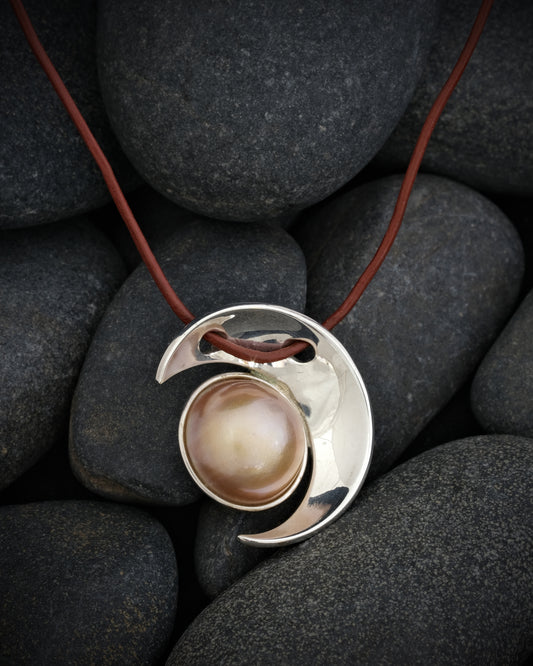Peach Mabe Pendant