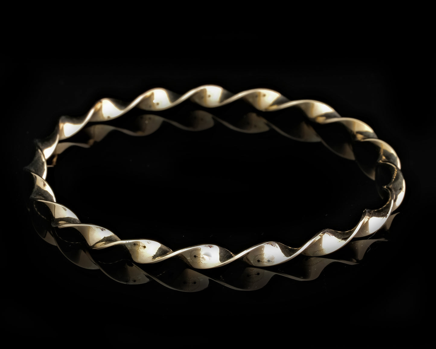 Gold Twist Gold Bangle